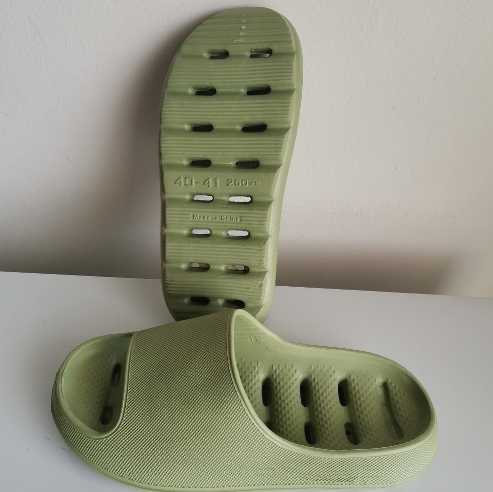 NWOT SANDALS SLIDE - Picture 4 of 4